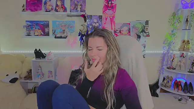 Real_Tini Live XXX-Chat