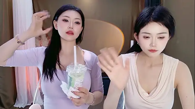 Banana-Milk69's Webcam Show