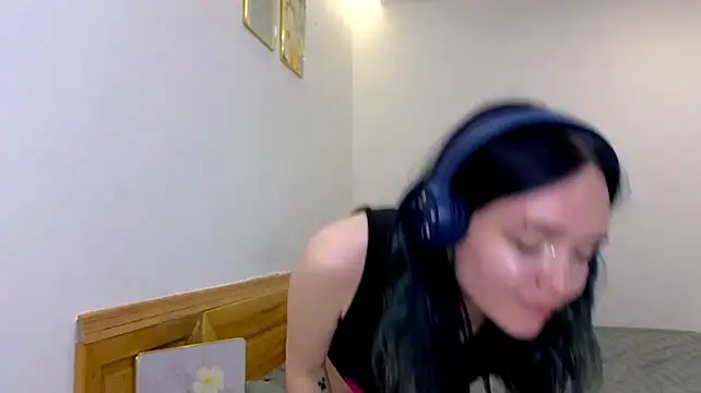 צ'אט XXX בשידור חי של Error404_AliceNotFucked_