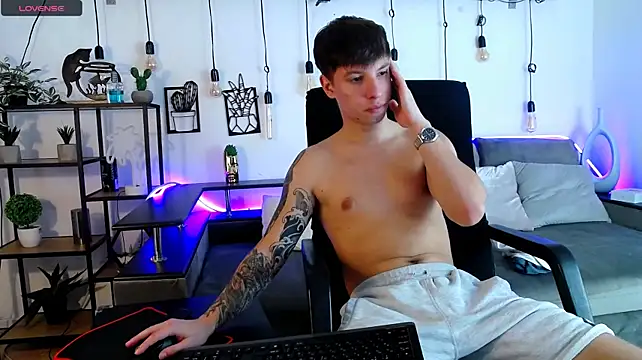 ThomasEdisonn's Live XXX Chat