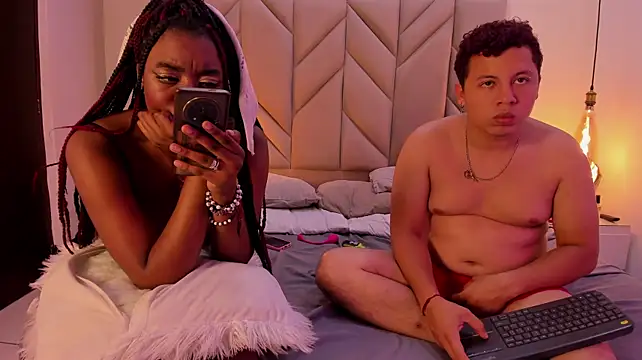 Онлайн чат XXX AxelandVioleta