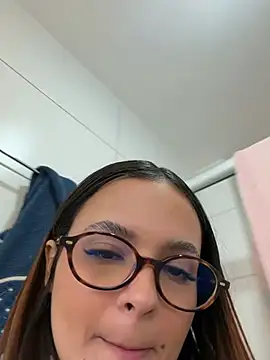 Chat +18 de itsclaiire ao vivo