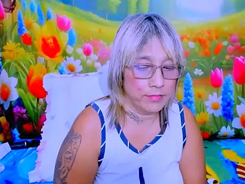 indianroxy XXX чат на живо