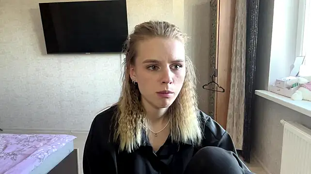 StephenieLandres - make me happy <3