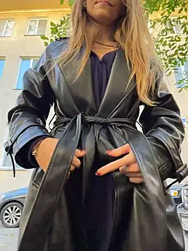 StreetSquirt - show pussy in panties in public