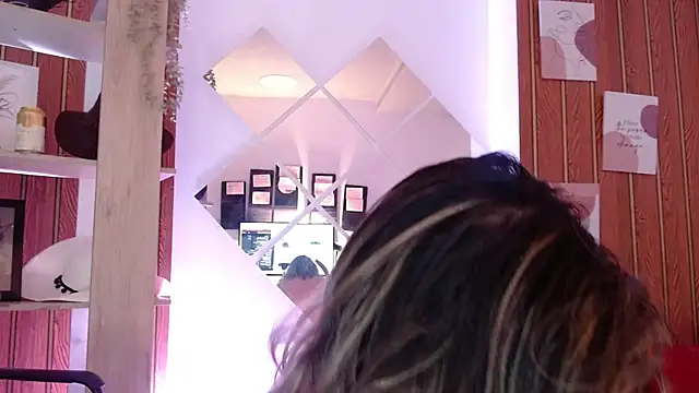 milfsecret69's Live XXX Chat