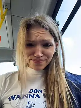 StreetSquirt - slide hand into panties+play with pussy