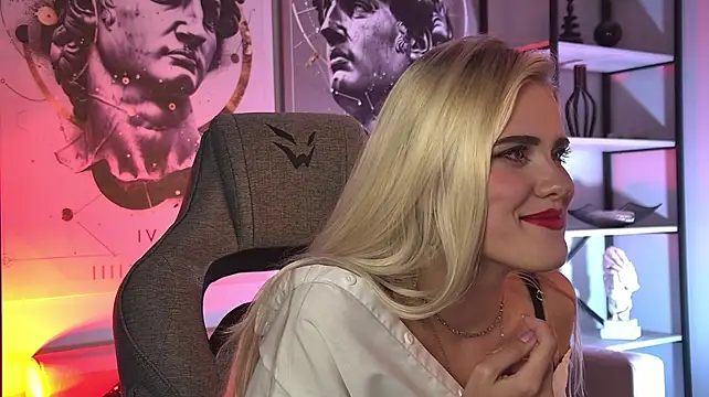 KattyWilde Live XXX-chat
