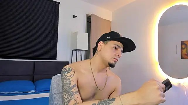 alejandro_calderon1's Live XXX Chat