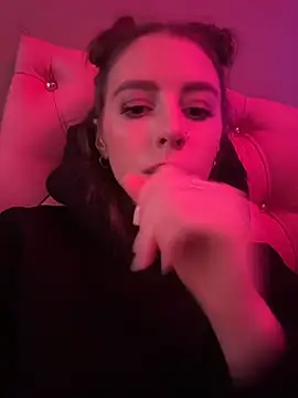 צ'אט XXX בשידור חי של Lolya_