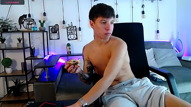 XXX chat uživo modela ThomasEdisonn