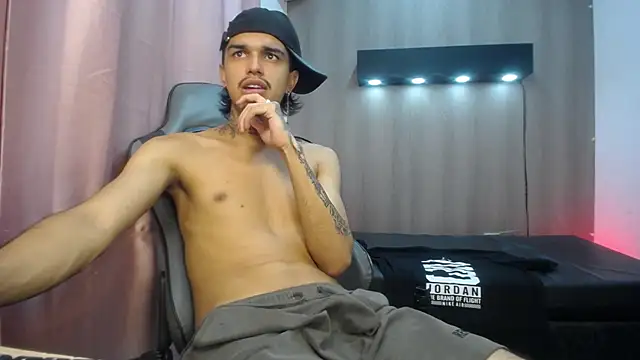 Chat XXX en directo de Tayson_Hot