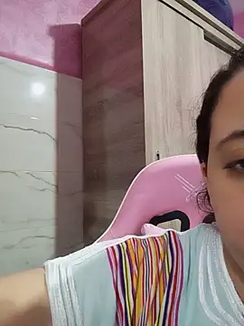 Beerrry Adlı Modelin Canlı XXX Sohbeti