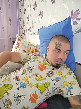 Berti3128 – Naživo XXX chat