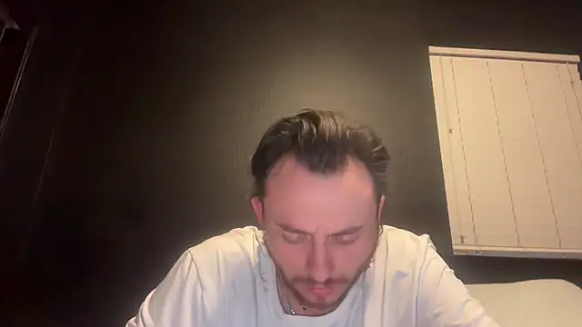 XXX chat uživo modela hungandcloudy