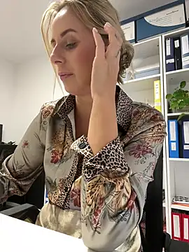 Hii_Lolla - Orgasm at work and Lt 2x video <3