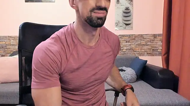 HotHunkTrainer's Webcam Show