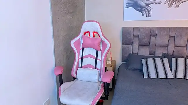 VelmaHarper live XXX chat