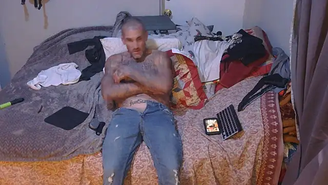 XXX chat uživo modela 40andnasty