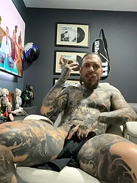 ThomasHells' Live XXX Chat