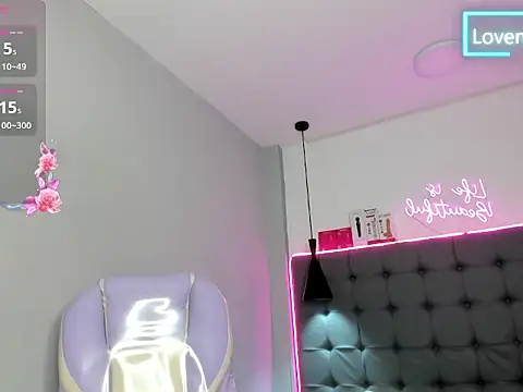 scarletcherry18's Live XXX Chat