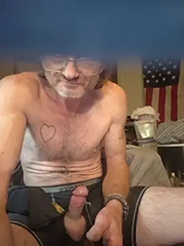 צ'אט XXX בשידור חי של ROBERT0516
