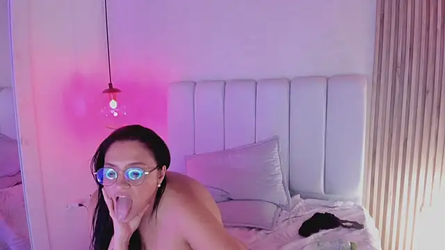 Chatroom XXX en direct de AndreinaLopezz