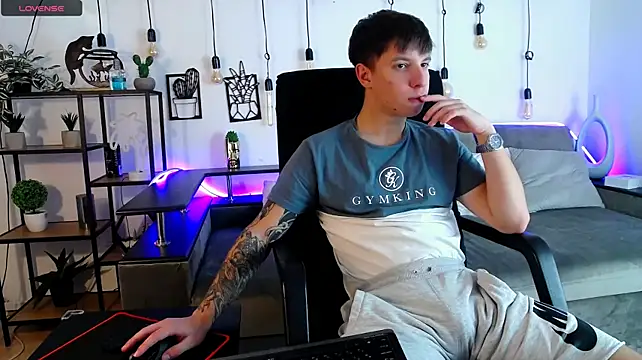 XXX chat uživo modela ThomasEdisonn