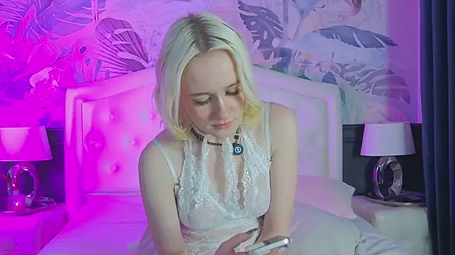EmmaLaurentis' Live XXX Chat