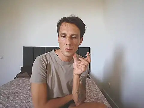 stefan27ro élő XXX-chatje