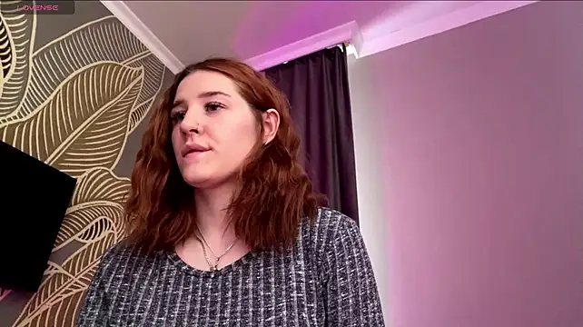 EstefanaBanez - Pinch my nipples thru top