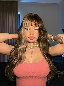 Madelinexx - 🤍Flash big titts