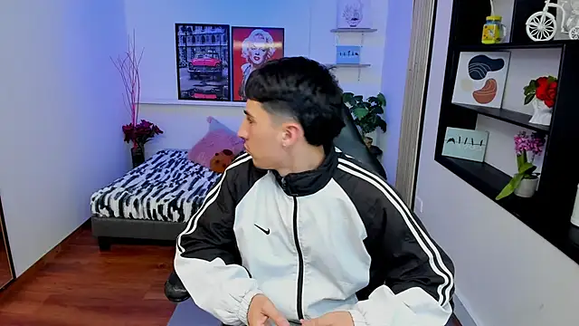 Benji23_ Chat XXX in diretta