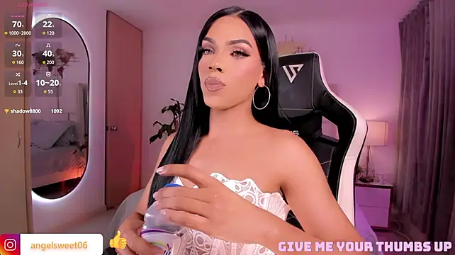 XXX chat uživo modela Angelina_Rossi
