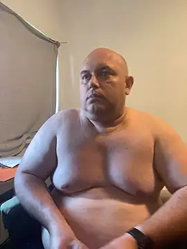 צ'אט XXX בשידור חי של BigromeoXX