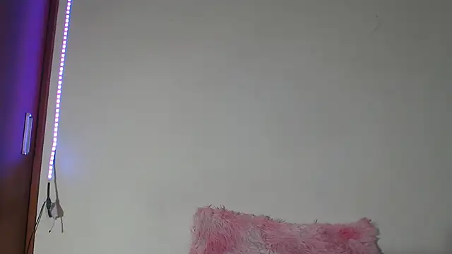 KittyQueen69-'s Live XXX Chat