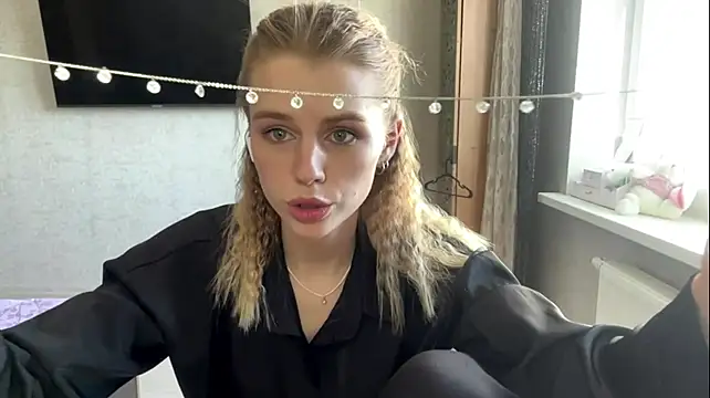 StephenieLandres - untangle the tails
