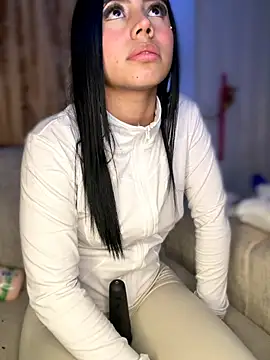 Laura-Khalifa Chat XXX in diretta