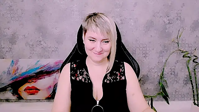 Djullia - show ass in panties