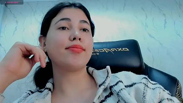 Diara_1an - FINgErING PussY
