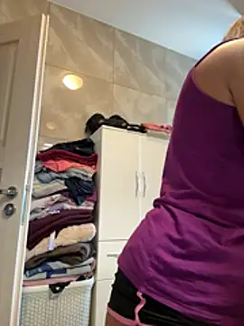 Jennifer11772 - Horse dildo