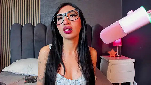 Živý XXX chat Nicolette_ks_
