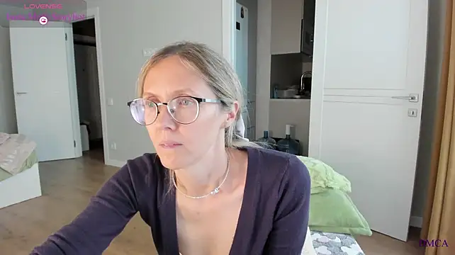 MollyStory - spank pussy