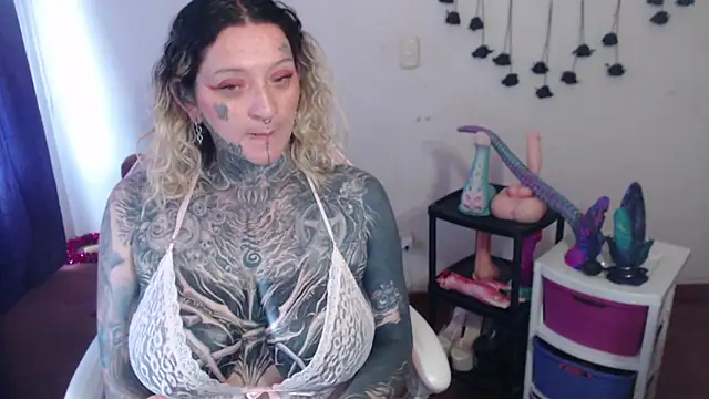 SLOPPYTITSS' Live XXX Chat