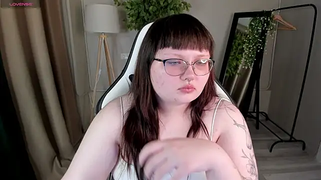 Chat +18 de Niki_Glow ao vivo