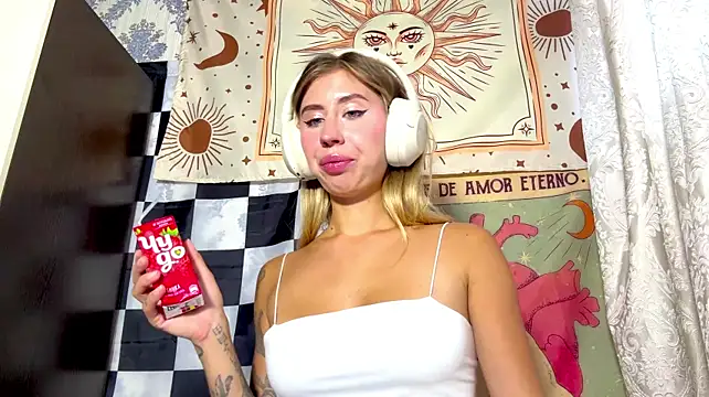 MilaLoonie's Live XXX Chat