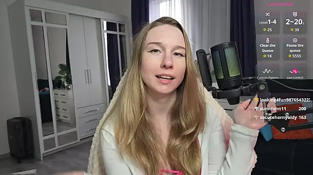 Eve_Sin - Cum on boobies