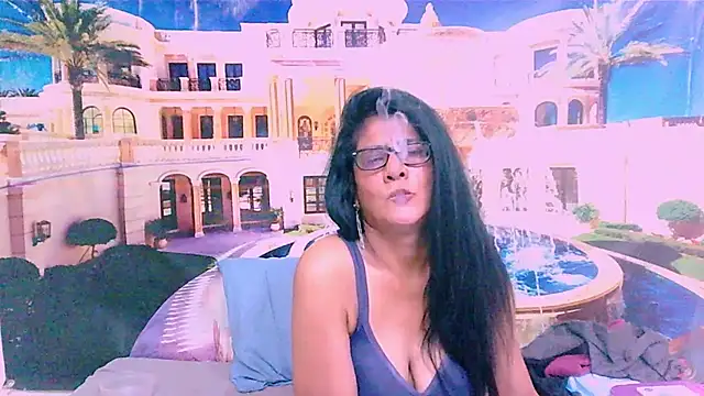 IndianAllure Live XXX-chat