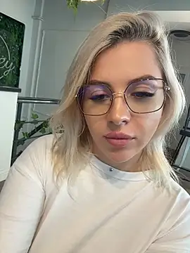 IveySin - Boobs deserve some attention today