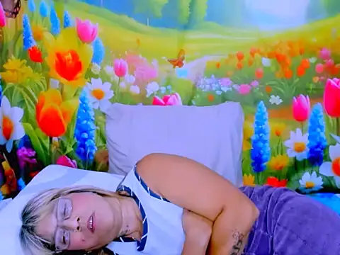 indianroxy XXX чат на живо